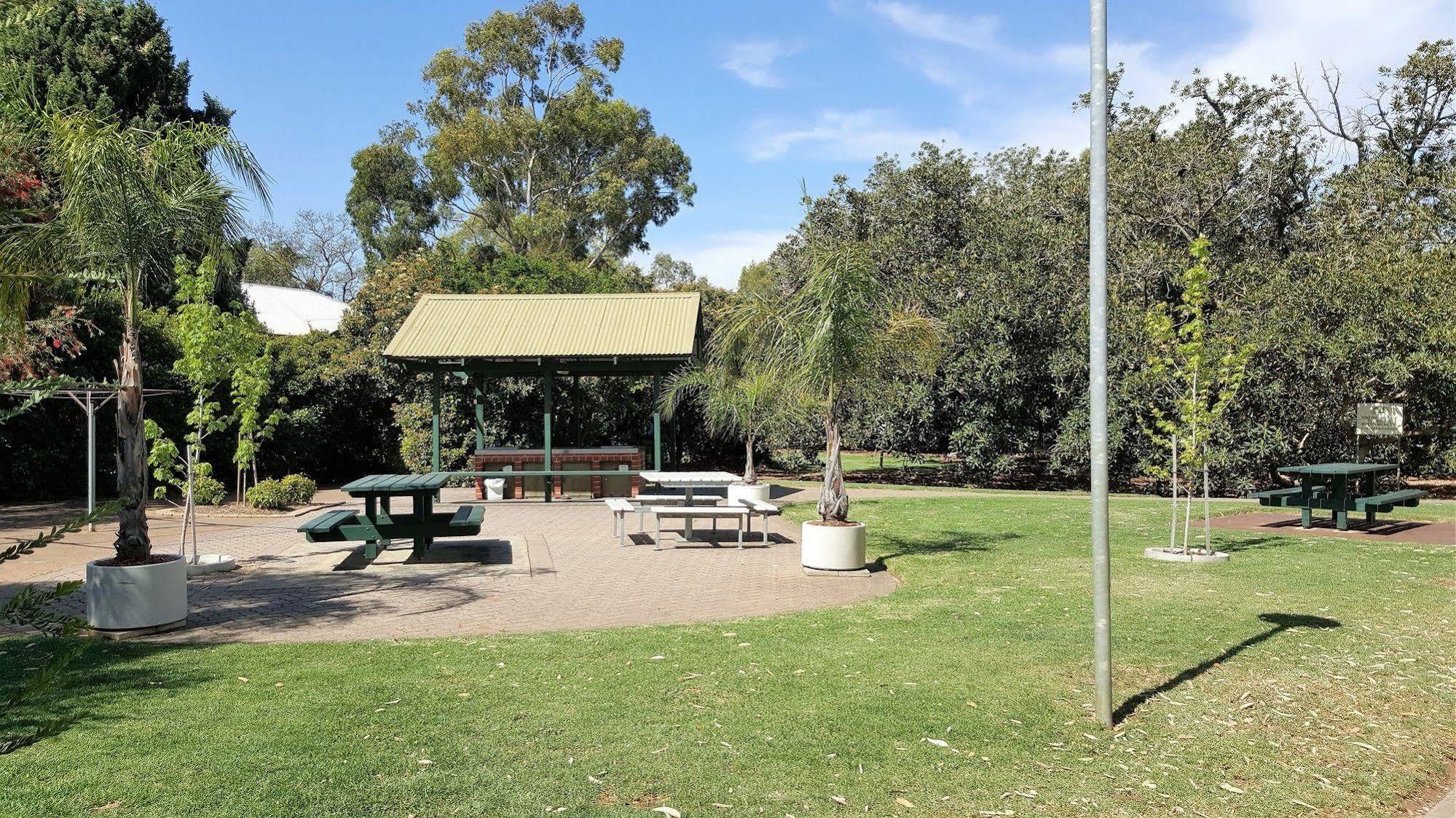 Levi Adelaide Holiday Park Exterior foto